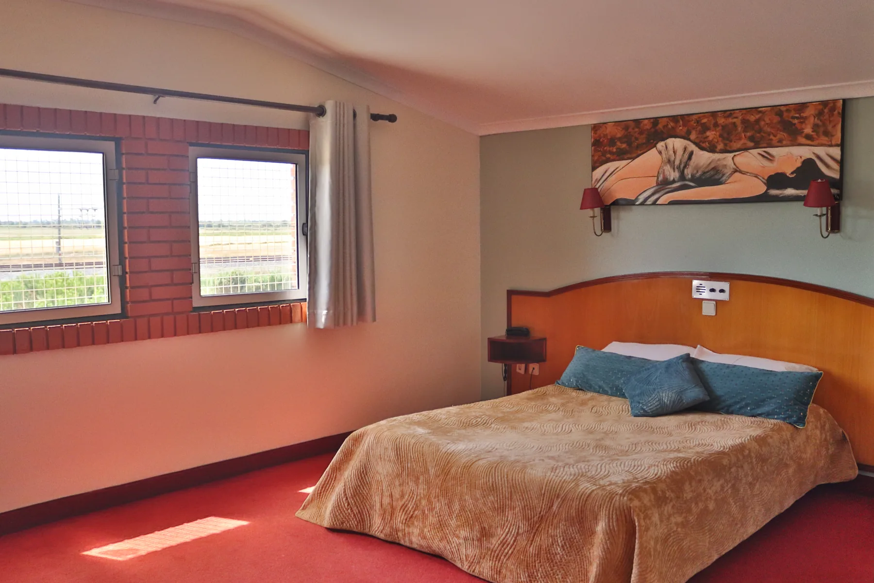Exemplo de quarto com cama de casal