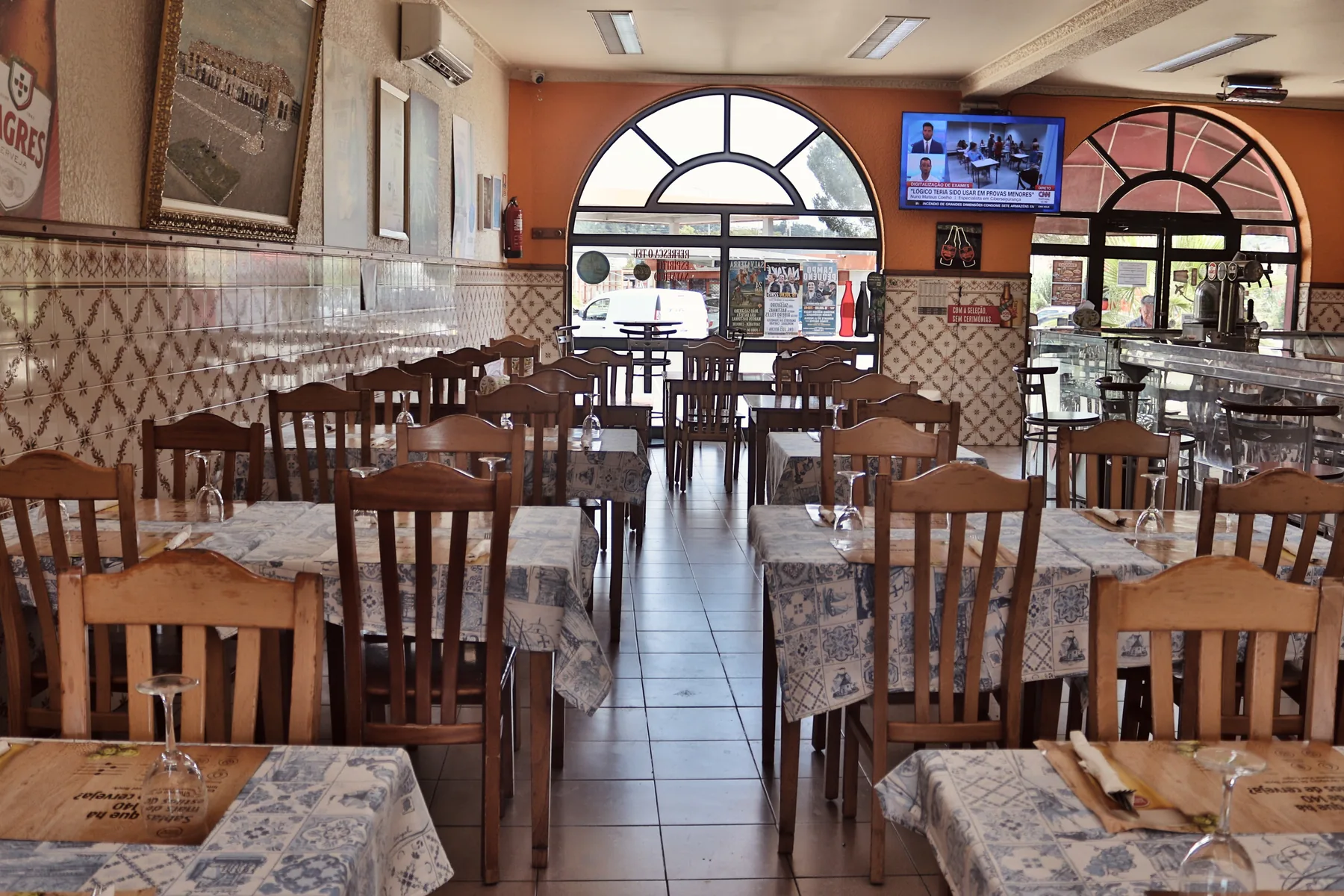 Mesas do snack-bar